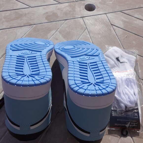 Air Jordans Light Blue Size 9.5 Men\'s main image 2